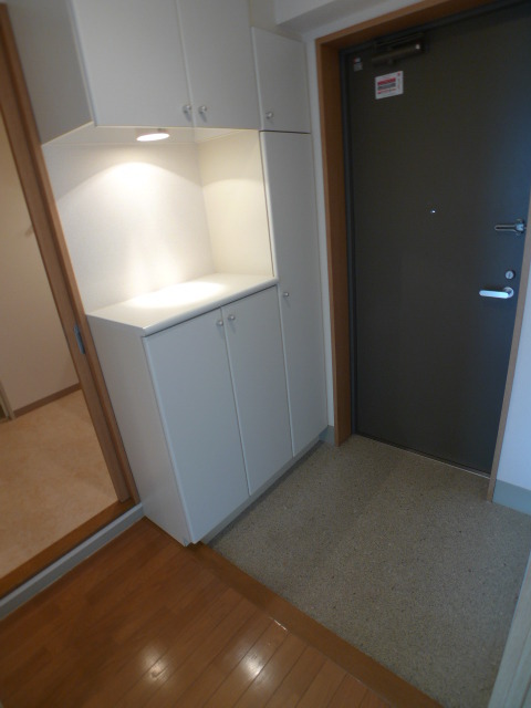 ミレニティ中山 玄関