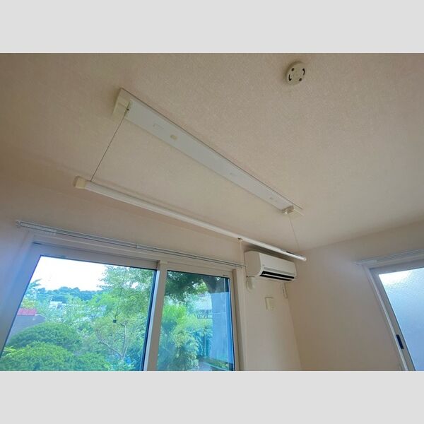 ヒルズ・カーリアA103号室 室内物干