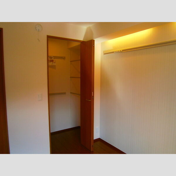 グラン・シャリオ203号室 収納