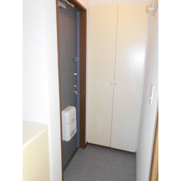 シンパティア誉田 玄関