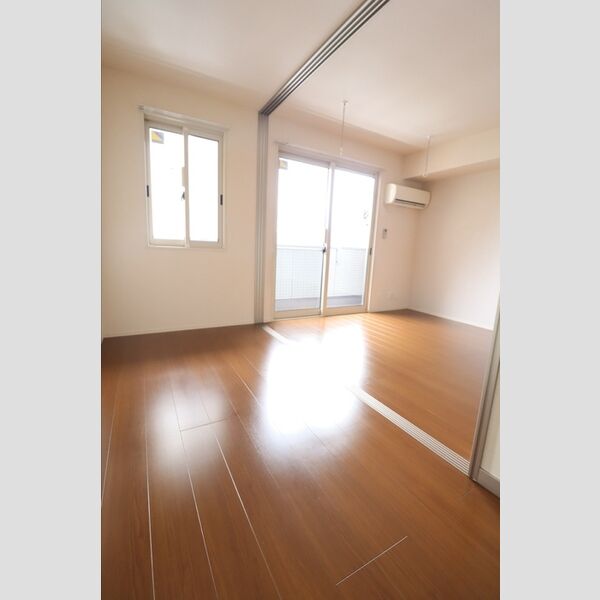 サンシャインみさと203号室 洋室