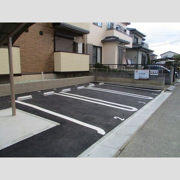 フォルテューヌC棟 駐車場