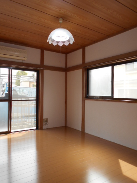 ハイム滝 ☆洋室6帖☆角部屋、２面採光です☆