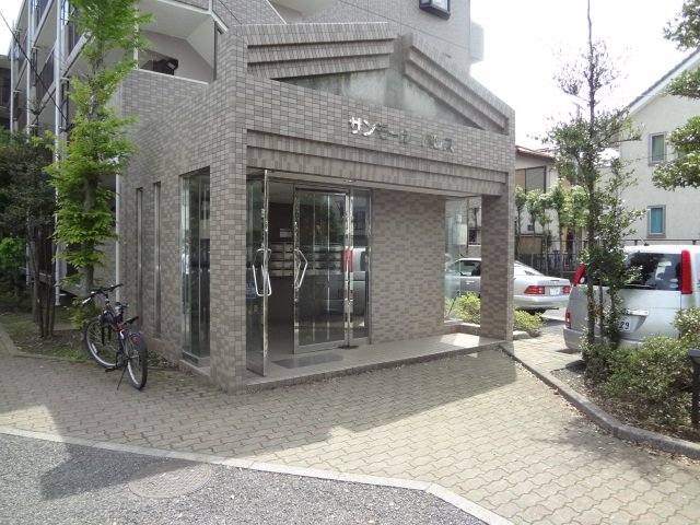 サンモールパレスＢ棟0106号室 エントランス