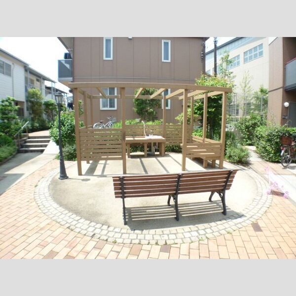 la bourg des cours E棟101号室 パーゴラ