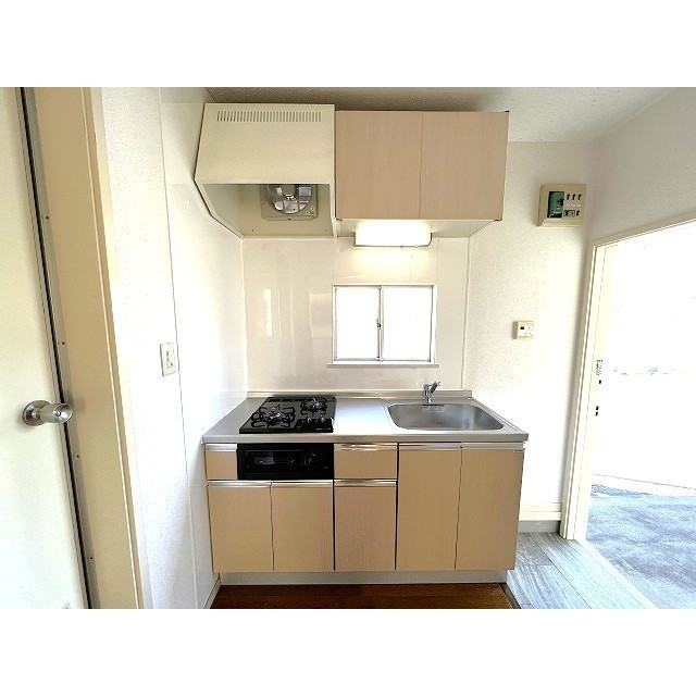 ハイツビュー玉川102号室 2口ガスシステムキッチン