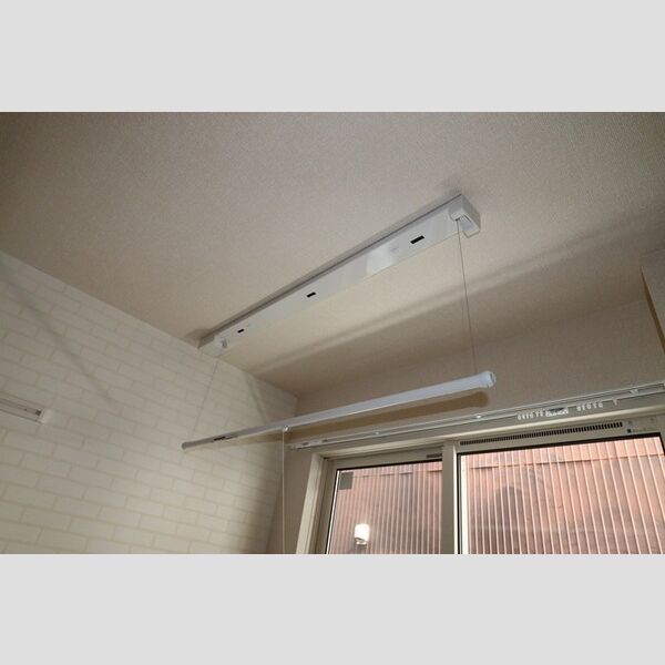 リサーナ102号室 室内物干し