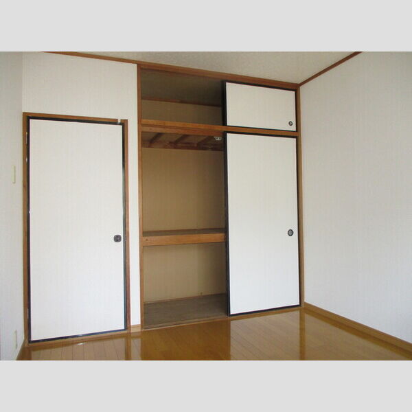 ロイアルパレスシマ206号室 同建物別部屋の参考画像