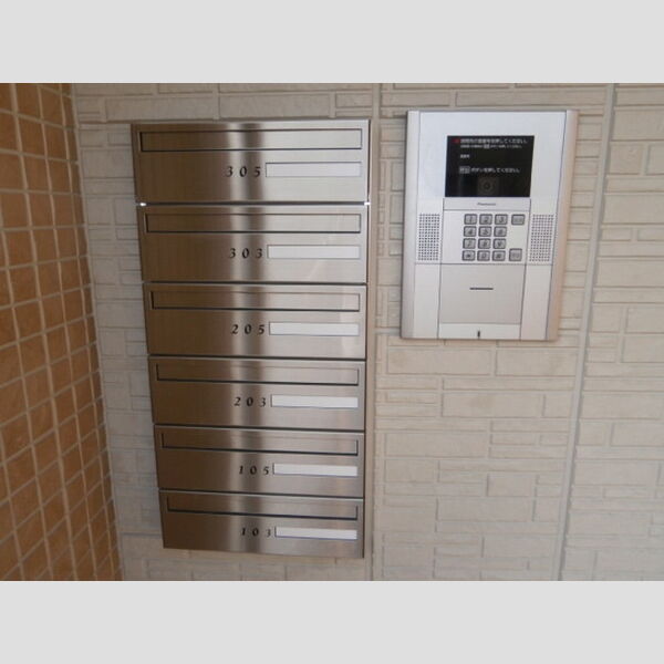セジュールエスト　弐番館102号室 集合ポスト・オートロック
