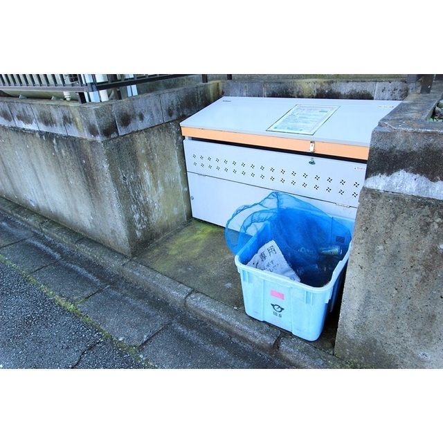 プリマヴェーラ106号室 ゴミ集積所