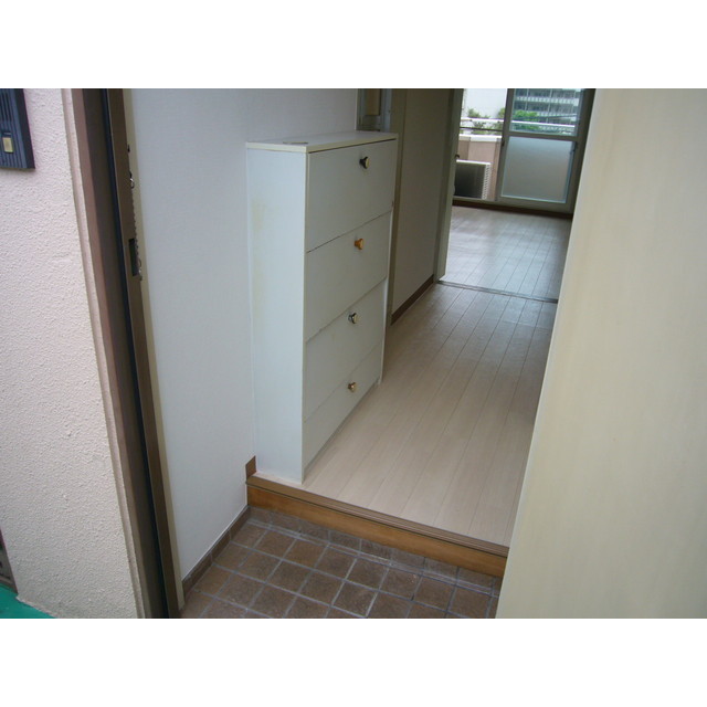 メゾン久米川 玄関