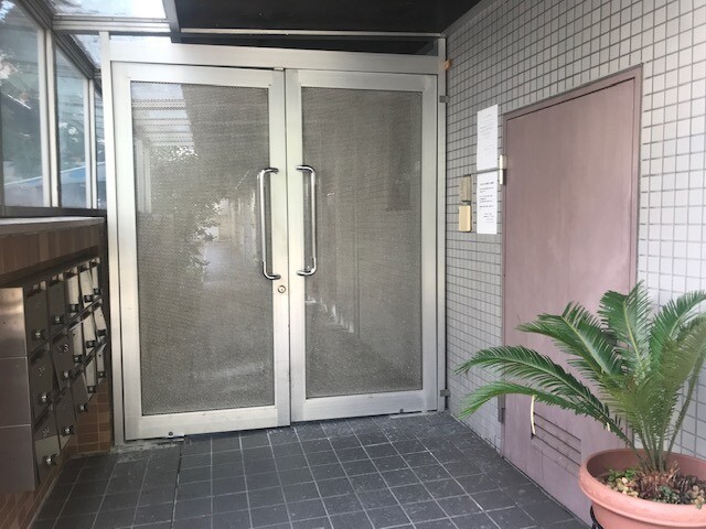 グラン高円寺3階 エントランス