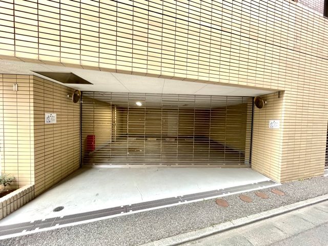 レジディア神田岩本町2階 駐車場