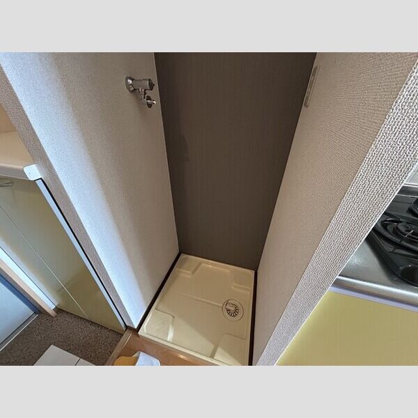 KM・スプリングス301号室 洗濯パン