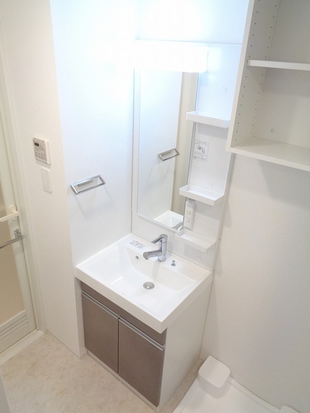 ＧＥＮＯＶＩＡ西川口102号室 洗面