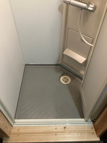 静和荘 シャワールーム3