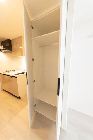 RESIDENCE　KOENJI106号室 収納