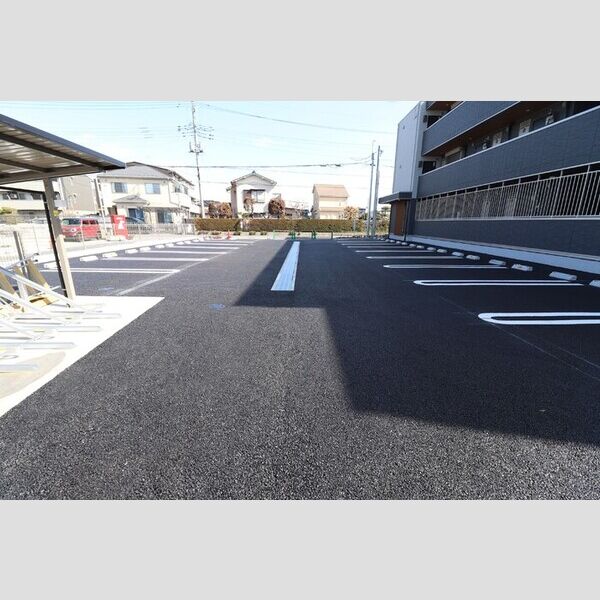 ソレイユガーデン103号室 駐車場