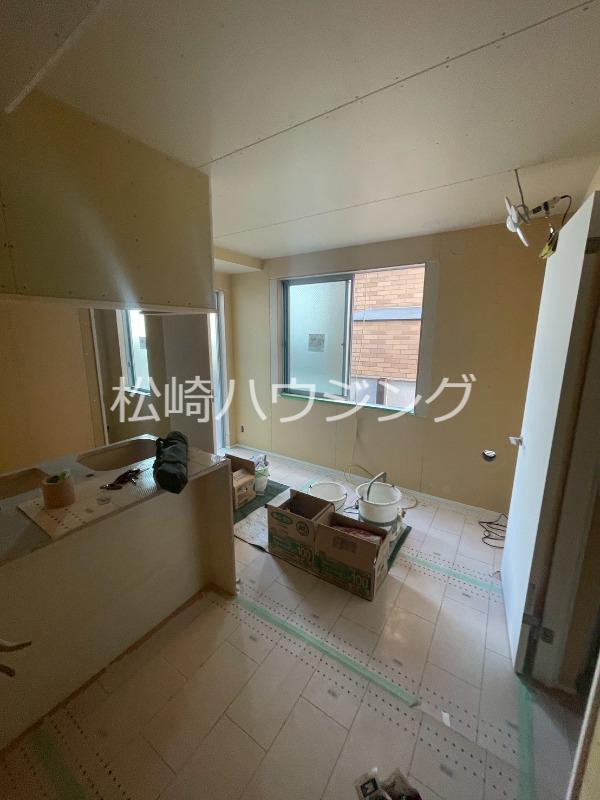 AW中野松が丘1階 リビング