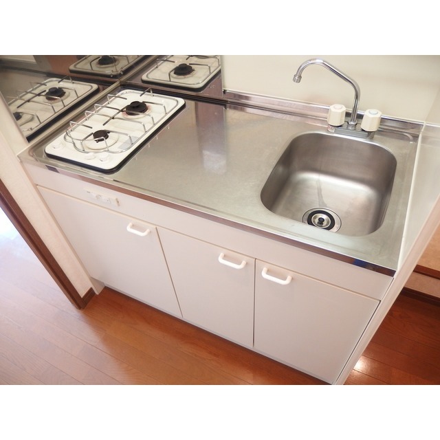 アンプルール ブワ スーブニール105号室 キッチン