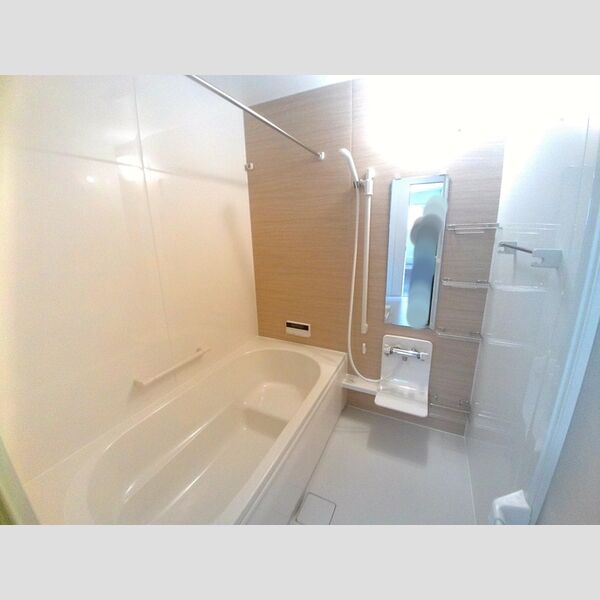 コンフォルトカーサ101号室 追い焚き機能と浴室乾燥機付