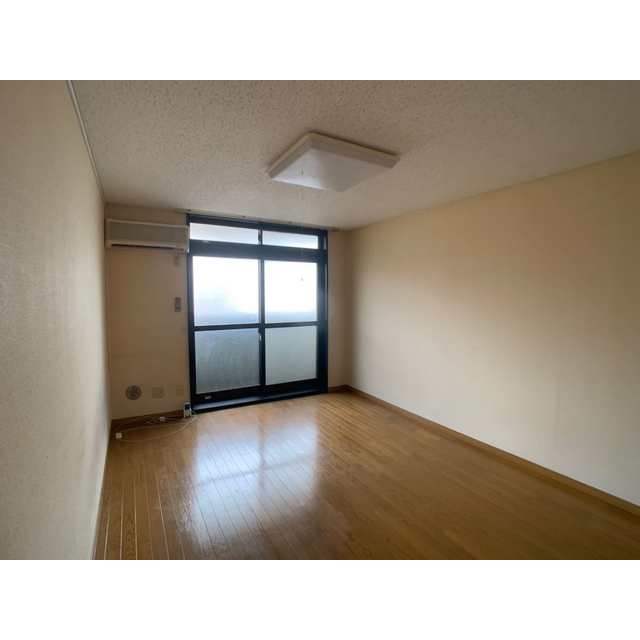 RHK栄和8 リビング