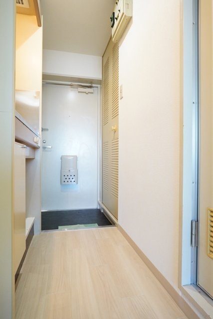 ホーユウコンフォルト白楽　Ａ棟4階 玄関