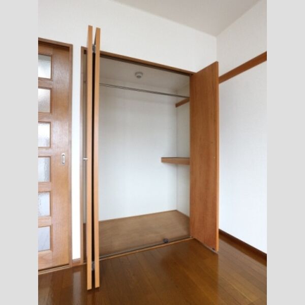 YRレジデンス702号室 クローゼット