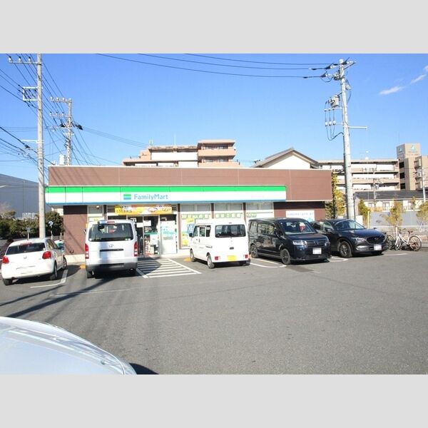 D-coral ファミリーマート市川インター店