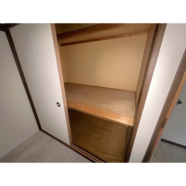 グランデュール瀬戸岡103号室 内観