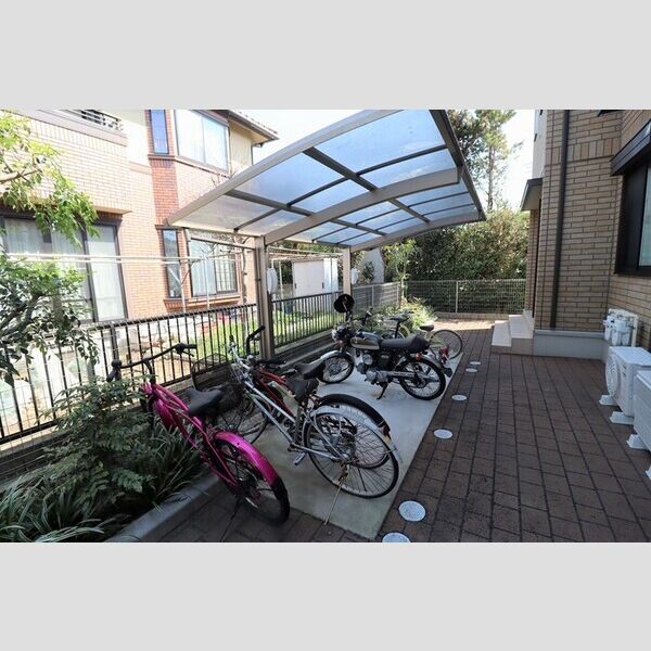 ウエストパーク藤 駐輪場