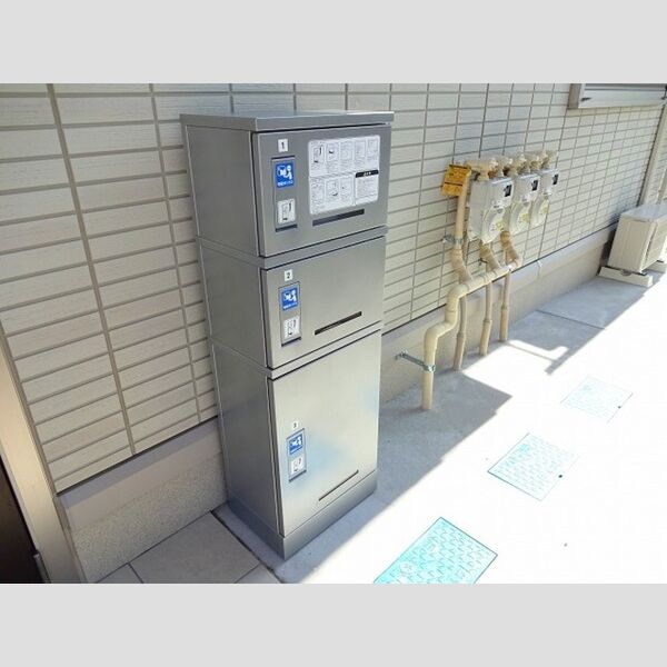 ゼフィール103号室 宅配BOX