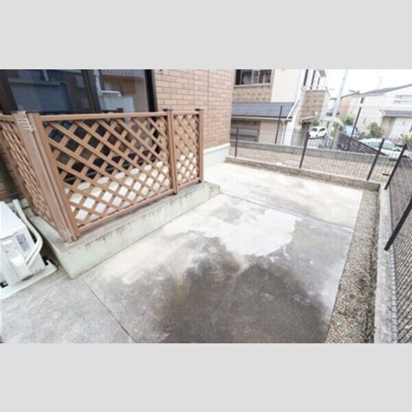 ソレアード101号室 専用庭