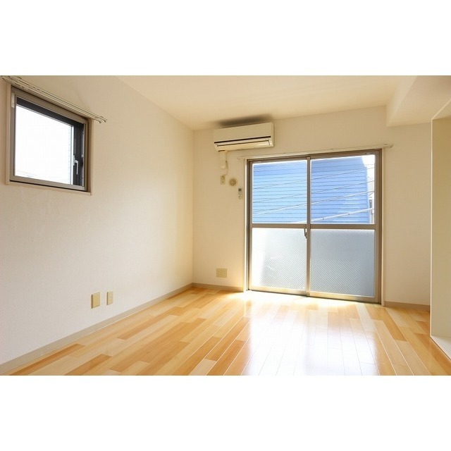 カーサ　ラゴーア301号室 リビング