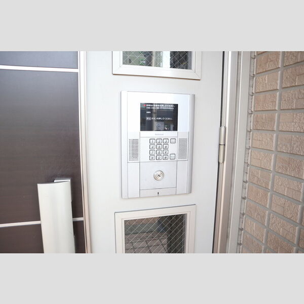 TREBINAウエスト ロビーインターホン