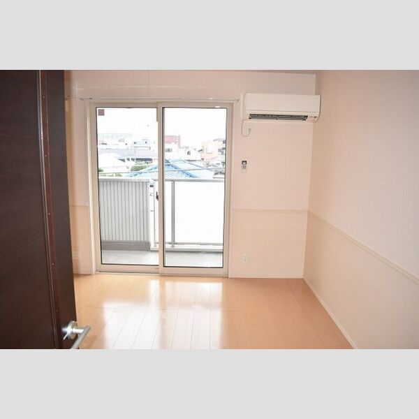 リヴィエール306号室 洋室7帖