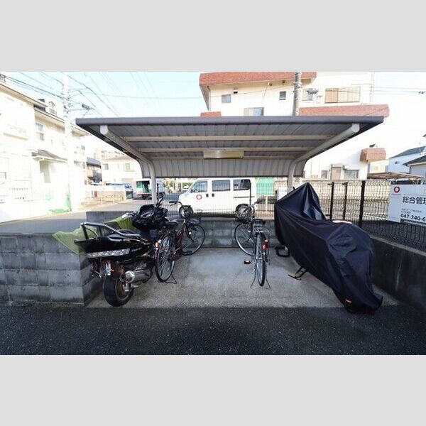 北総GRACE 駐輪場