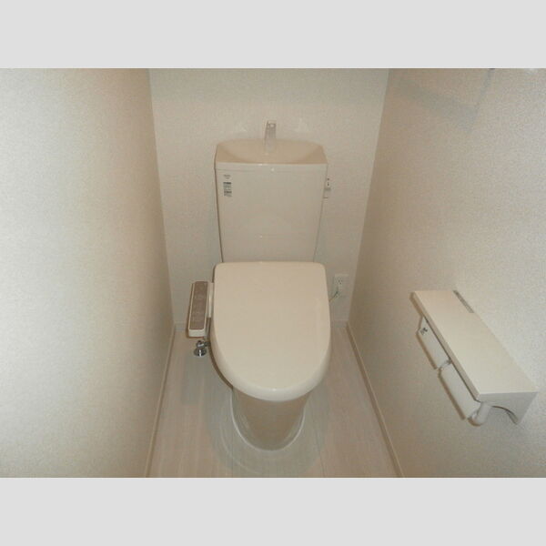 メゾン・ド・アヴニール301号室 温水洗浄暖房便座