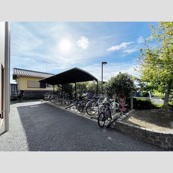 K,reizend 駐輪場
