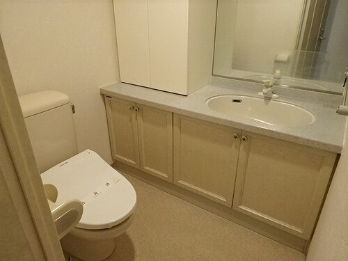 ライオンズステージ上野毛 1階トイレ　※2023年2月撮影