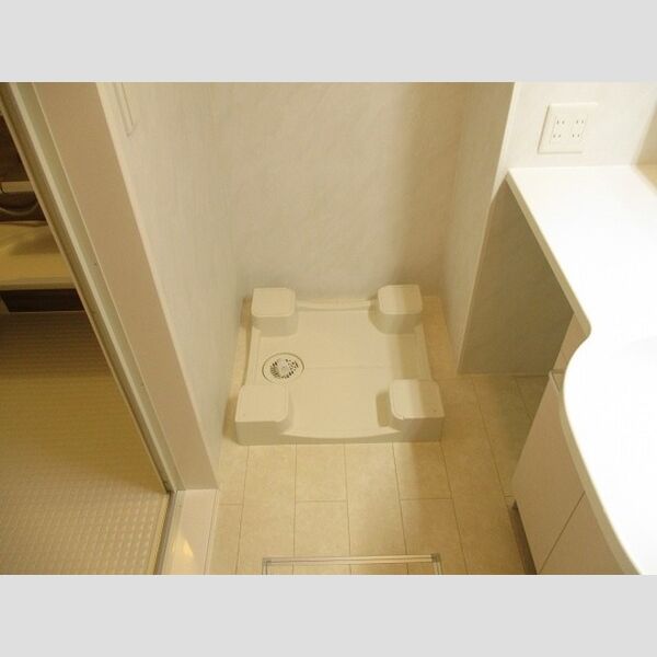 レーヴ101号室 洗濯機置き場