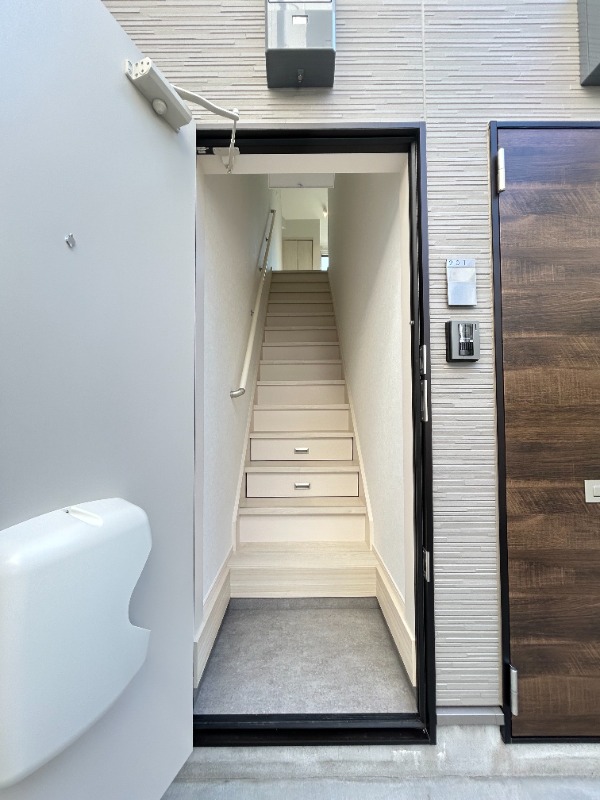 バーミープレイス武蔵境2階 玄関