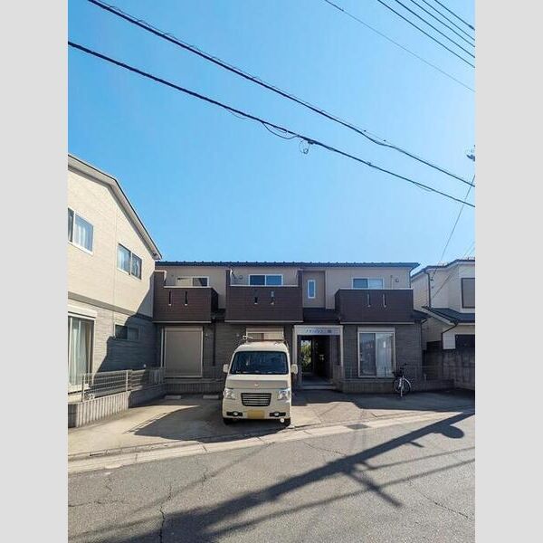 ノイハウス三橋 駐車場