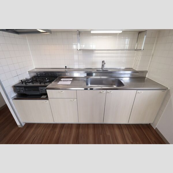 メゾンベルウッド408号室 2口ガスコンロ付キッチン