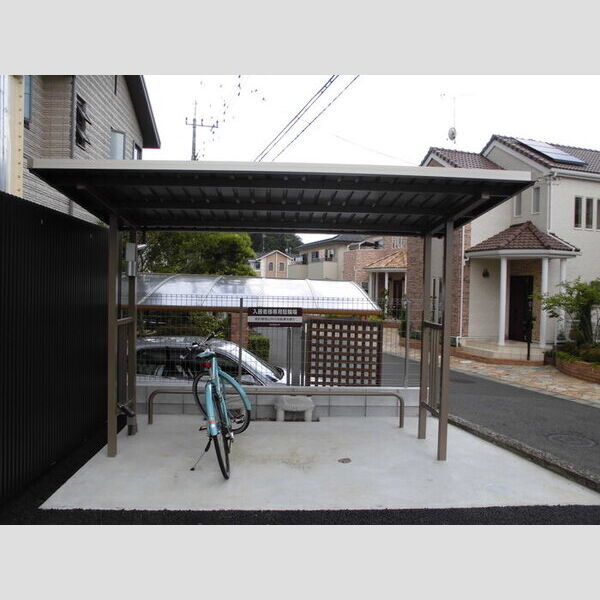 トリアノン102号室 駐輪場
