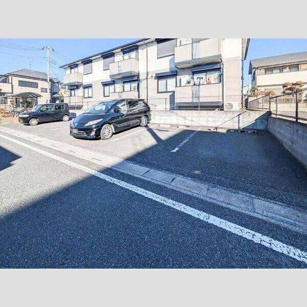 メゾン・ド・ヴェルテ 駐車場