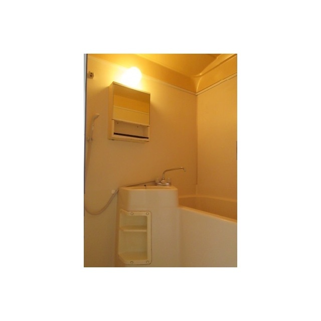 グランドール大和102号室 内観