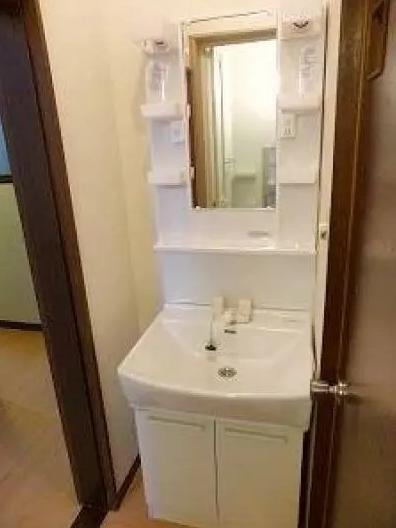 新座栄戸建て 独立洗面スペースで快適