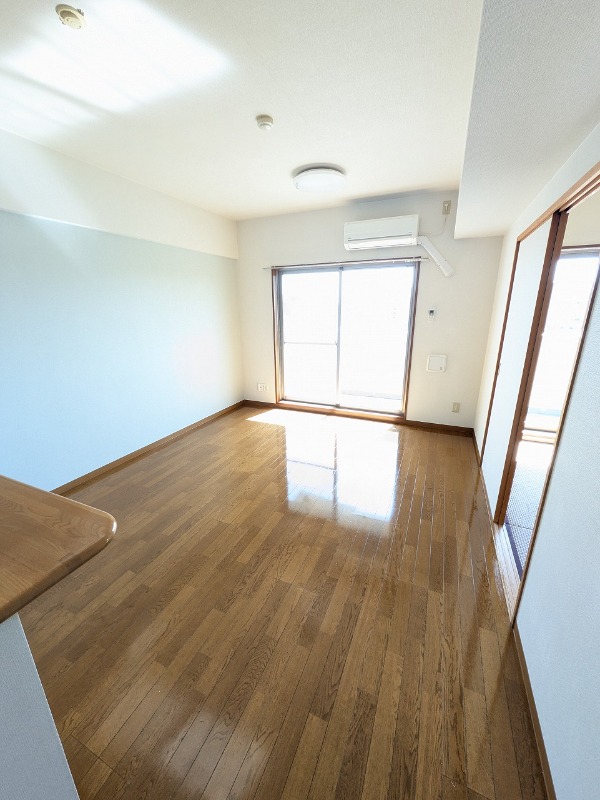 アウラ１０(E-058) 居室、リビング