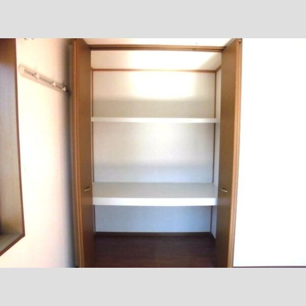 ウィルモア 南側洋室クローゼット